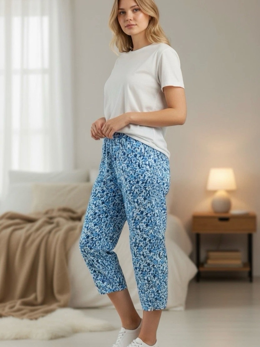 Secret Treasures Capri Pajama Bottoms, Blue & White Size 4-6